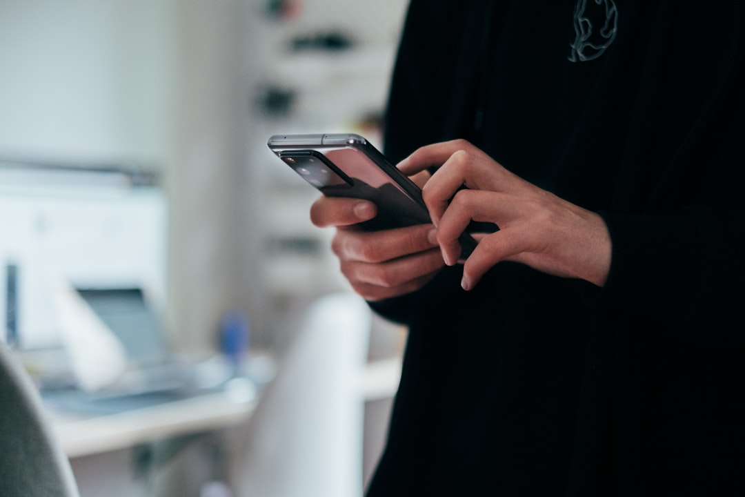 hand holding smartphone